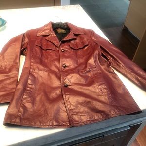 Vintage leather coat.No size .womans L or men’s M?